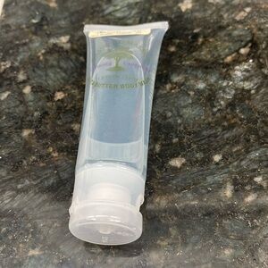 Caswell-Massey  Calming Lavendar & Shea Butter Body Wash